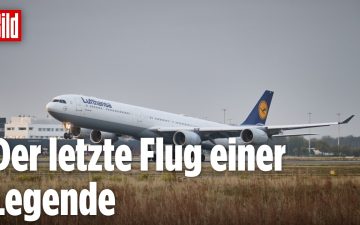 Lufthansa Airbus A340-600 beim letzten Abschiedsflug auf dem Rollfeld mit Water Salute
