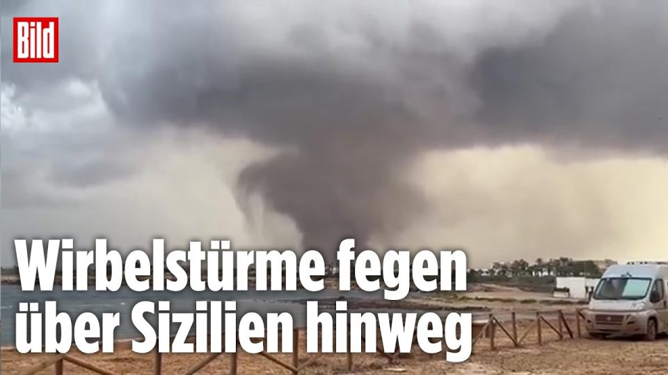 Tornado Sizilien – Dunkle Wasserhose vor der Küste Siziliens nahe Marsala – Tornado trifft Süditalien